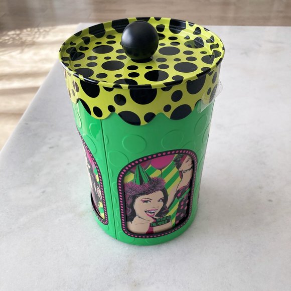 3/$20 - New! Benefit Collectible makeup holder beauty tin - Picture 6 of 6